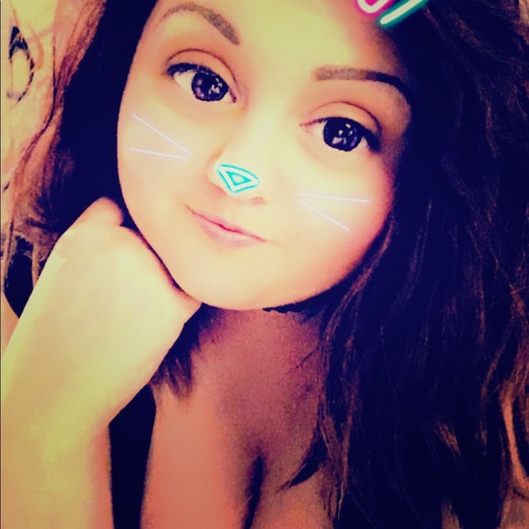 Meet your Posher, Olivia - Picture 6 of 6